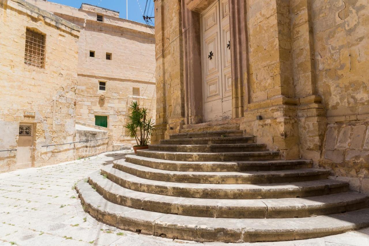 Vittoriosa' Seafront 2 Bed Highly Furnished Apartment Экстерьер фото