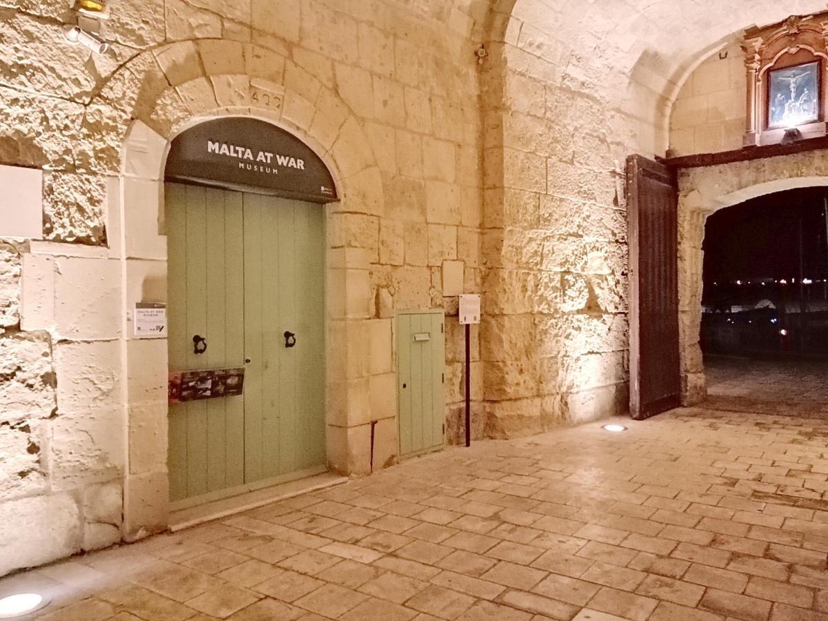 Vittoriosa' Seafront 2 Bed Highly Furnished Apartment Экстерьер фото