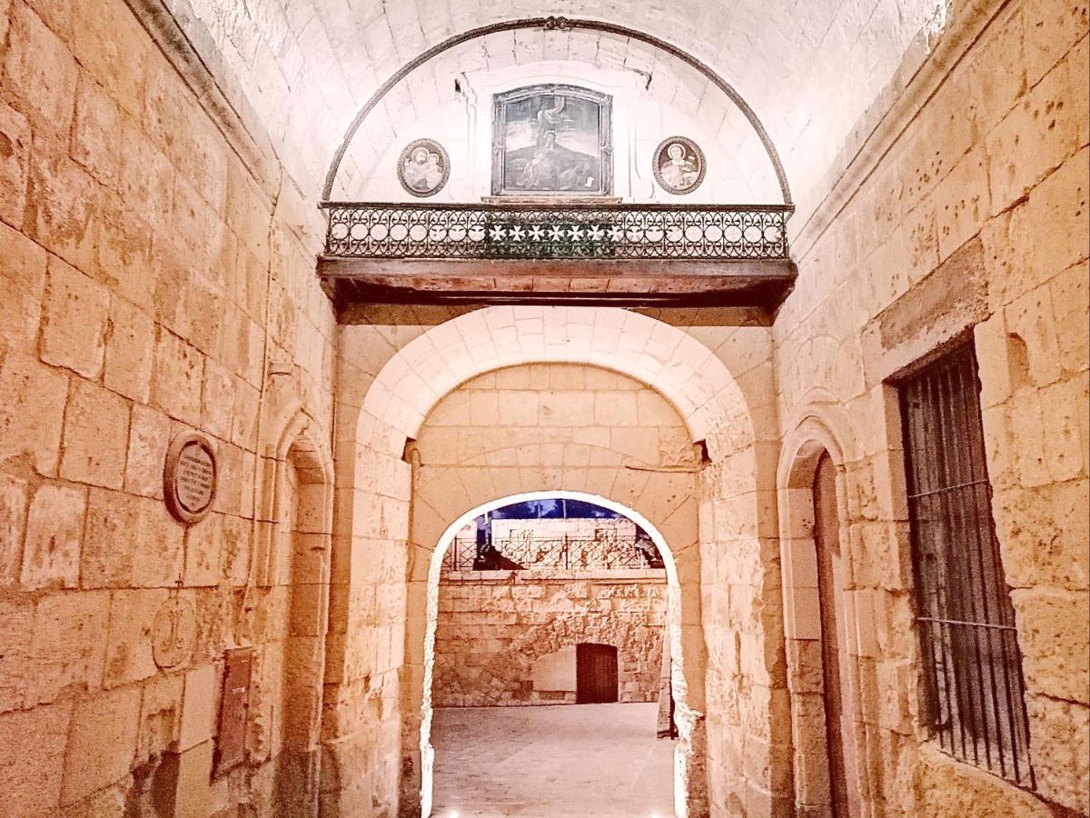 Vittoriosa' Seafront 2 Bed Highly Furnished Apartment Экстерьер фото