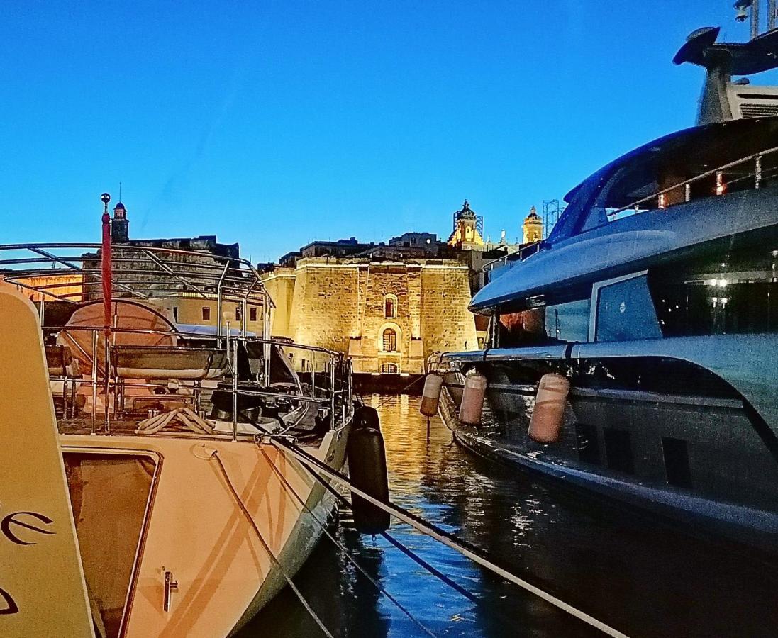 Vittoriosa' Seafront 2 Bed Highly Furnished Apartment Экстерьер фото