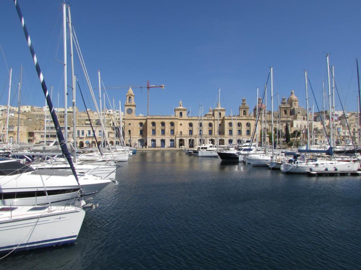 Vittoriosa' Seafront 2 Bed Highly Furnished Apartment Экстерьер фото