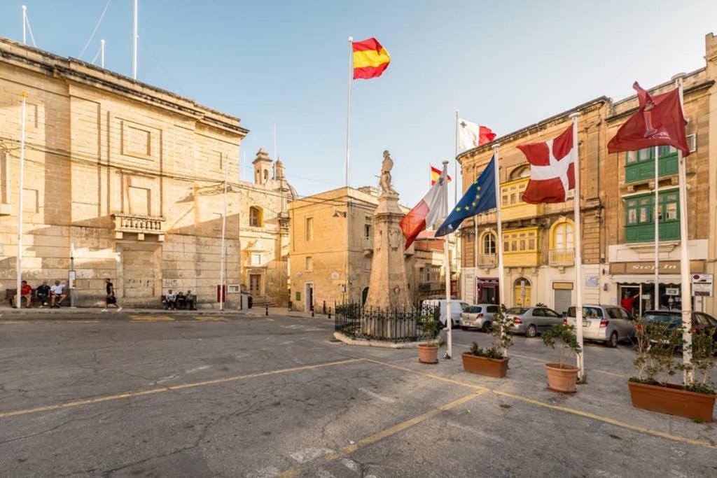 Vittoriosa' Seafront 2 Bed Highly Furnished Apartment Экстерьер фото