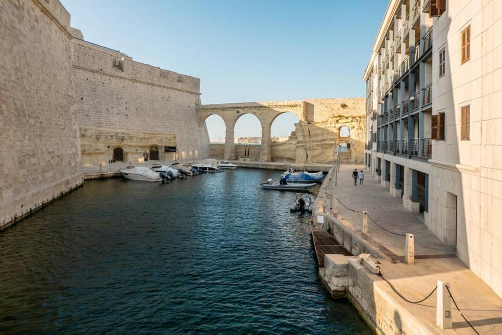 Vittoriosa' Seafront 2 Bed Highly Furnished Apartment Экстерьер фото